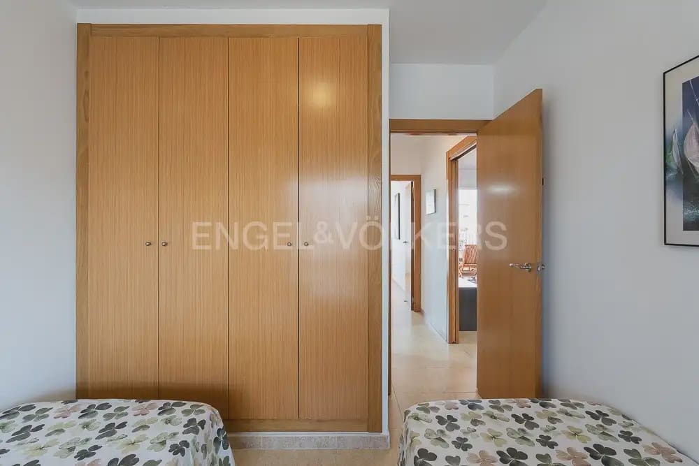 2 slaapkamer Flat te huur in Canet d'En Berenguer met zwembad garage - € 850 (Ref: 9919047)