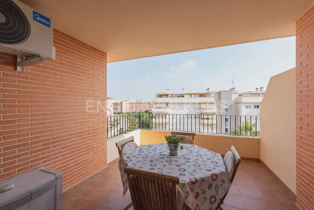 2 slaapkamer Flat te huur in Canet d'En Berenguer met zwembad garage - € 850 (Ref: 9919047)