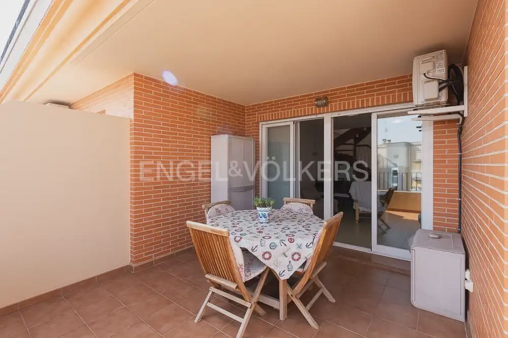 2 slaapkamer Flat te huur in Canet d'En Berenguer met zwembad garage - € 850 (Ref: 9919047)