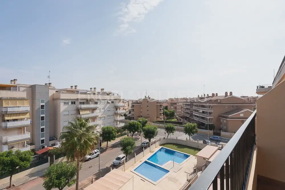2 slaapkamer Flat te huur in Canet d'En Berenguer met zwembad garage - € 850 (Ref: 9919047)