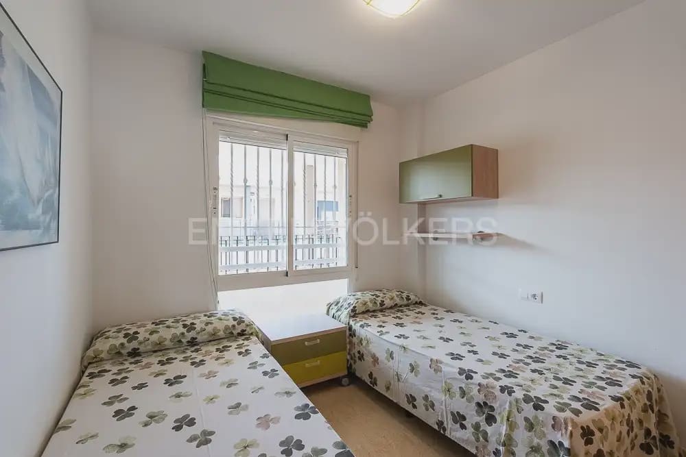 2 slaapkamer Flat te huur in Canet d'En Berenguer met zwembad garage - € 850 (Ref: 9919047)