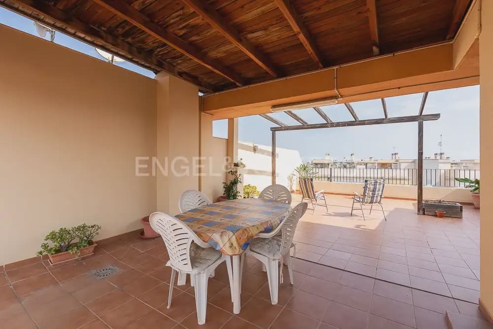 2 slaapkamer Flat te huur in Canet d'En Berenguer met zwembad garage - € 850 (Ref: 9919047)