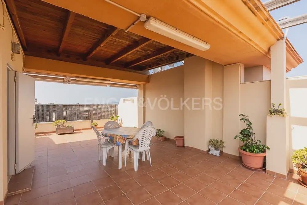 2 slaapkamer Flat te huur in Canet d'En Berenguer met zwembad garage - € 850 (Ref: 9919047)