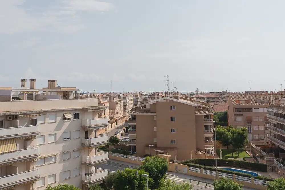 2 slaapkamer Flat te huur in Canet d'En Berenguer met zwembad garage - € 850 (Ref: 9919047)