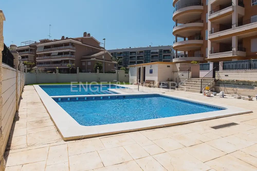 2 slaapkamer Flat te huur in Canet d'En Berenguer met zwembad garage - € 850 (Ref: 9919047)