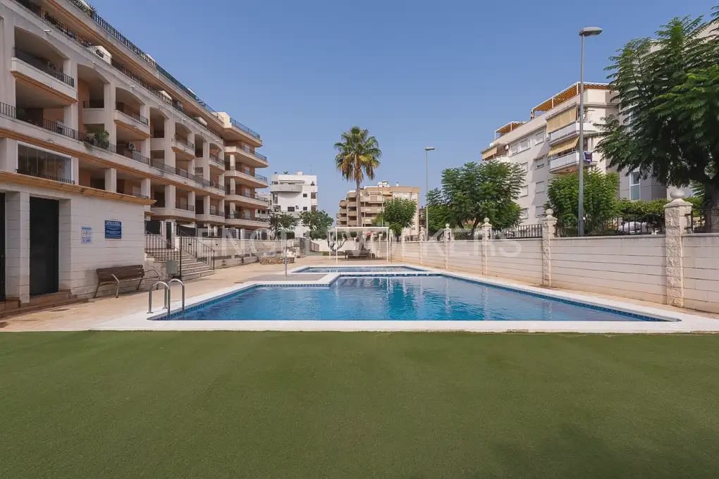 2 slaapkamer Flat te huur in Canet d'En Berenguer met zwembad garage - € 850 (Ref: 9919047)