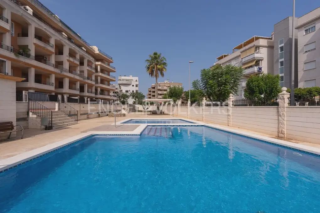 2 slaapkamer Flat te huur in Canet d'En Berenguer met zwembad garage - € 850 (Ref: 9919047)
