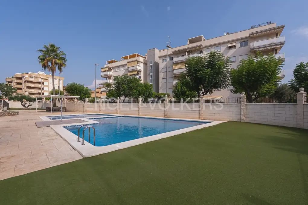 2 slaapkamer Flat te huur in Canet d'En Berenguer met zwembad garage - € 850 (Ref: 9919047)