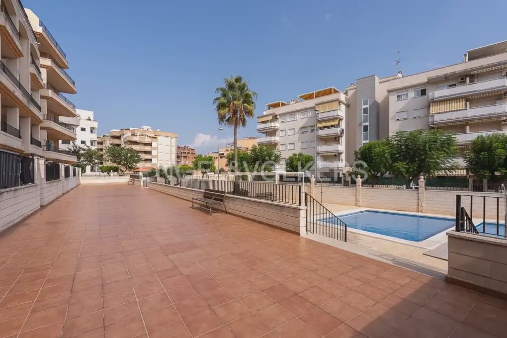 2 slaapkamer Flat te huur in Canet d'En Berenguer met zwembad garage - € 850 (Ref: 9919047)