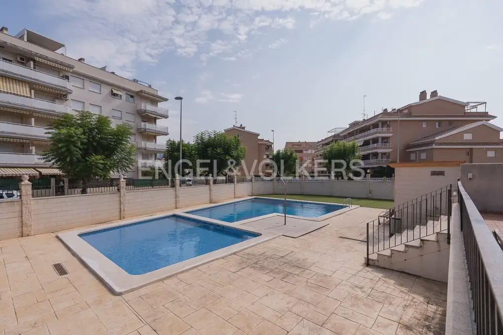 2 slaapkamer Flat te huur in Canet d'En Berenguer met zwembad garage - € 850 (Ref: 9919047)