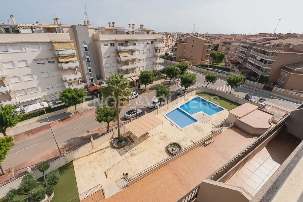 2 slaapkamer Flat te huur in Canet d'En Berenguer met zwembad garage - € 850 (Ref: 9919047)
