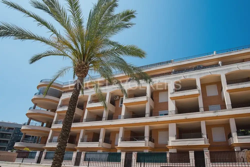 2 slaapkamer Flat te huur in Canet d'En Berenguer met zwembad garage - € 850 (Ref: 9919047)