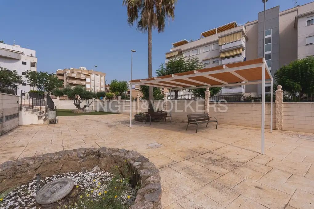 2 slaapkamer Flat te huur in Canet d'En Berenguer met zwembad garage - € 850 (Ref: 9919047)