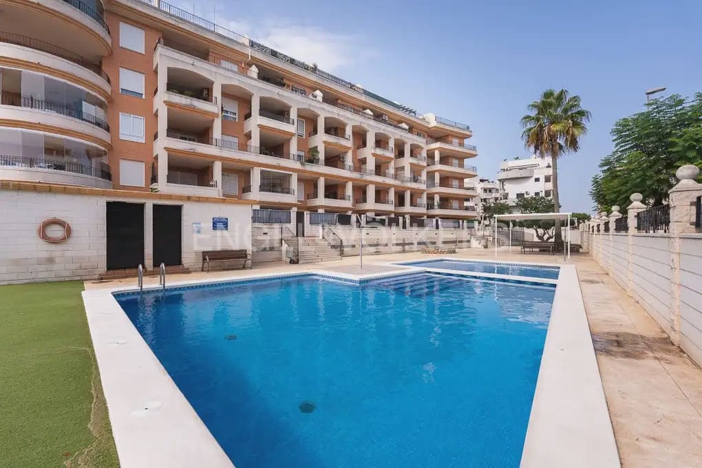 2 slaapkamer Flat te huur in Canet d'En Berenguer met zwembad garage - € 850 (Ref: 9919047)