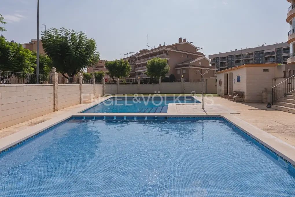 2 slaapkamer Flat te huur in Canet d'En Berenguer met zwembad garage - € 850 (Ref: 9919047)