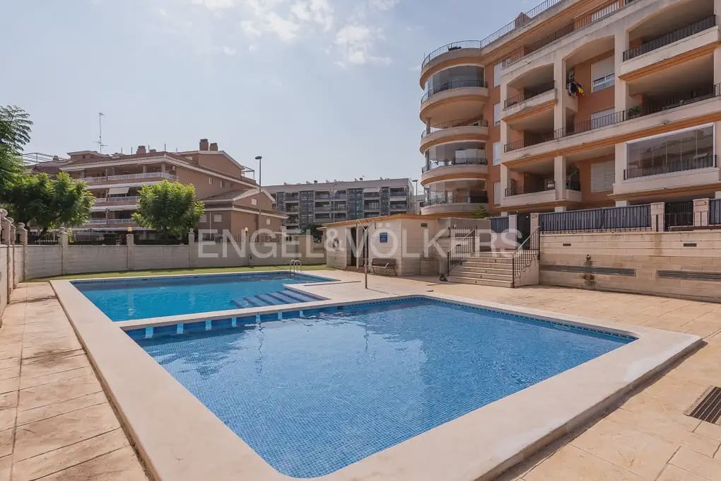 2 slaapkamer Flat te huur in Canet d'En Berenguer met zwembad garage - € 850 (Ref: 9919047)