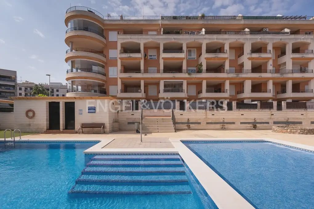 2 slaapkamer Flat te huur in Canet d'En Berenguer met zwembad garage - € 850 (Ref: 9919047)