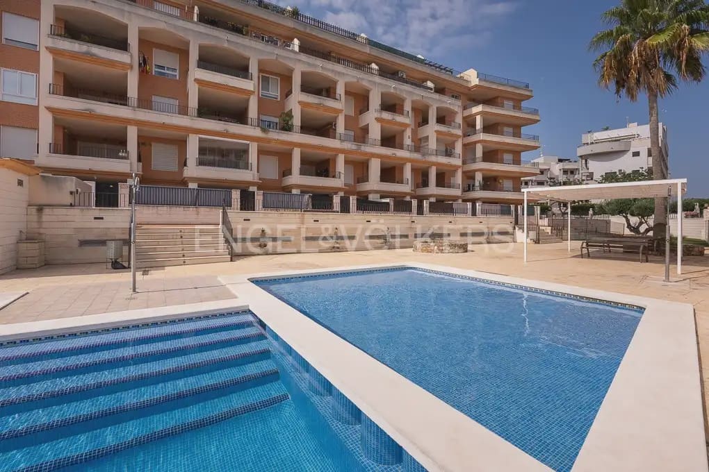 2 slaapkamer Flat te huur in Canet d'En Berenguer met zwembad garage - € 850 (Ref: 9919047)