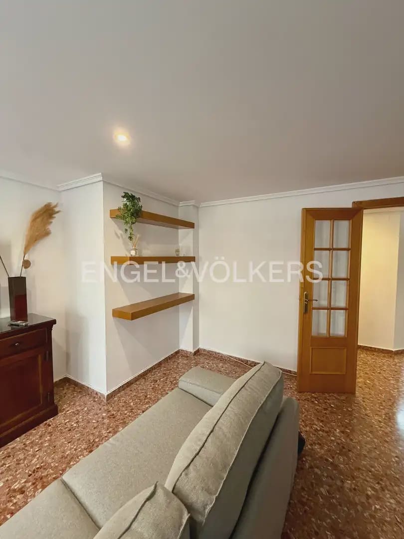 4 sovrum Lägenhet att hyra i Valencia stad - 1 500 € (Ref: 9919049)