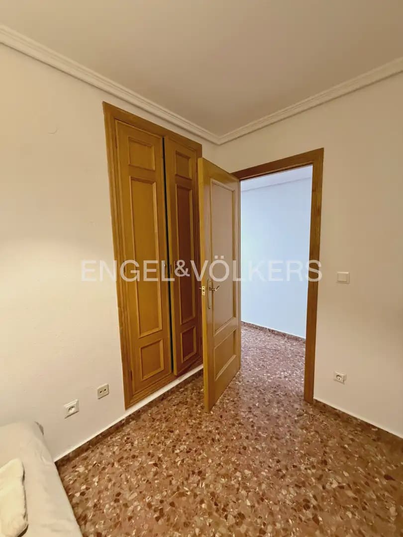 4 sovrum Lägenhet att hyra i Valencia stad - 1 500 € (Ref: 9919049)