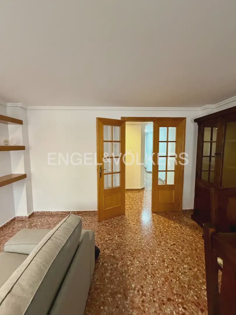 4 sovrum Lägenhet att hyra i Valencia stad - 1 500 € (Ref: 9919049)