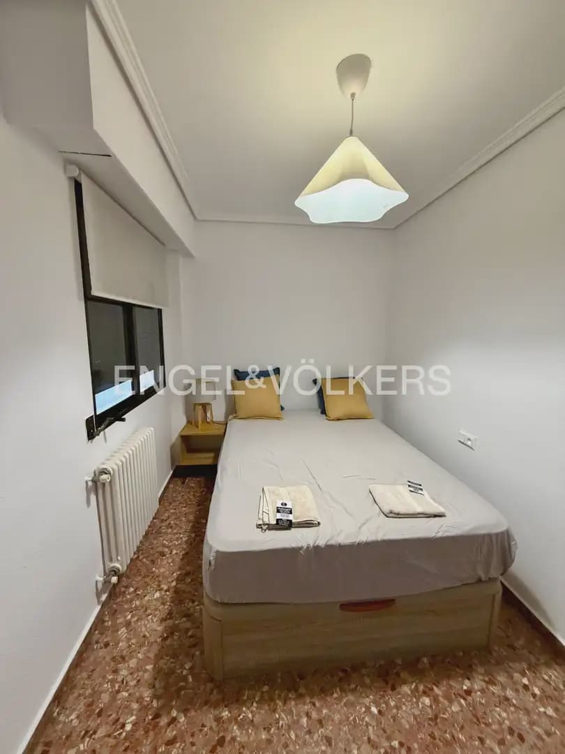 4 sovrum Lägenhet att hyra i Valencia stad - 1 500 € (Ref: 9919049)
