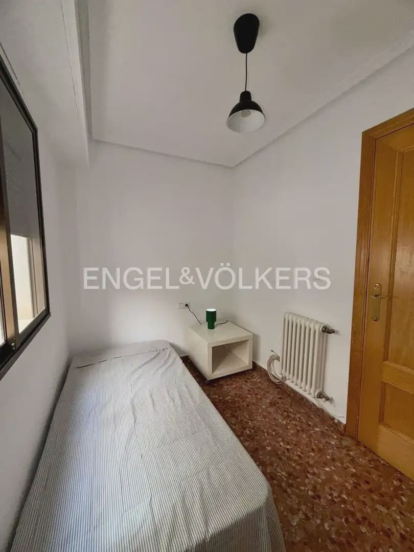 4 sovrum Lägenhet att hyra i Valencia stad - 1 500 € (Ref: 9919049)