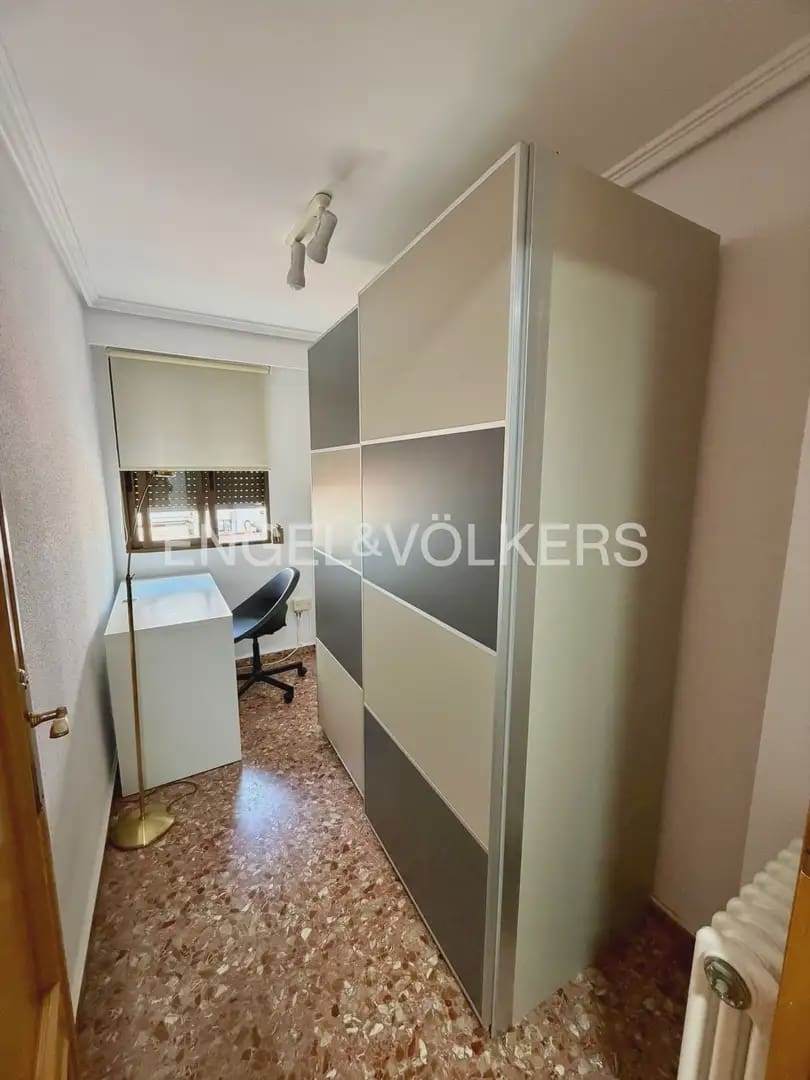 4 sovrum Lägenhet att hyra i Valencia stad - 1 500 € (Ref: 9919049)