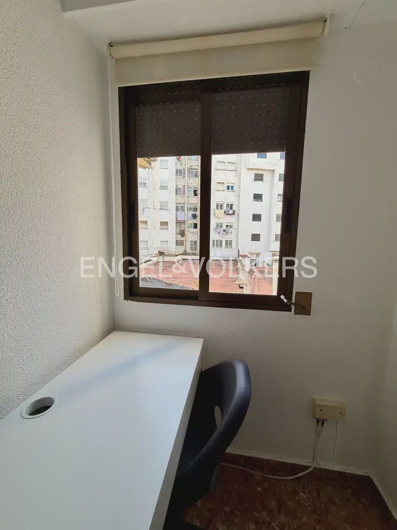 4 sovrum Lägenhet att hyra i Valencia stad - 1 500 € (Ref: 9919049)