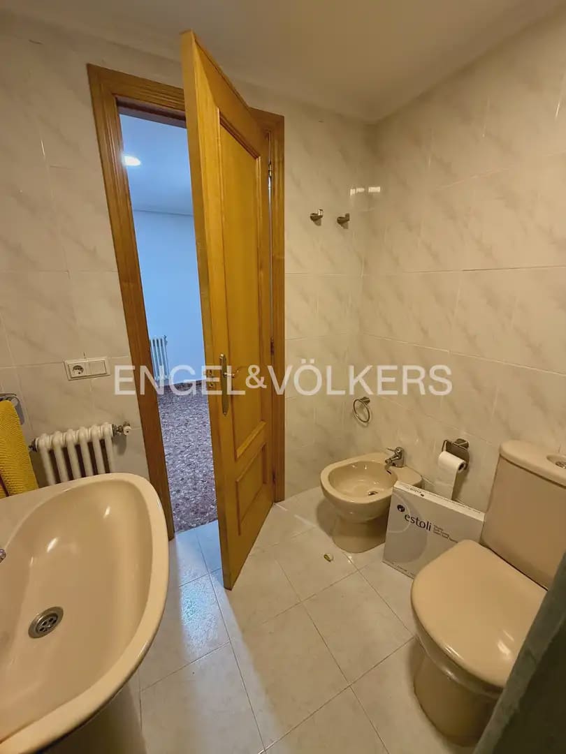 4 sovrum Lägenhet att hyra i Valencia stad - 1 500 € (Ref: 9919049)