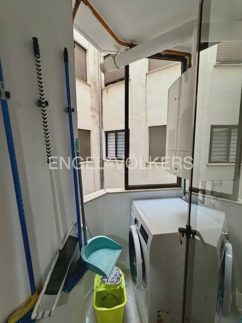 4 sovrum Lägenhet att hyra i Valencia stad - 1 500 € (Ref: 9919049)