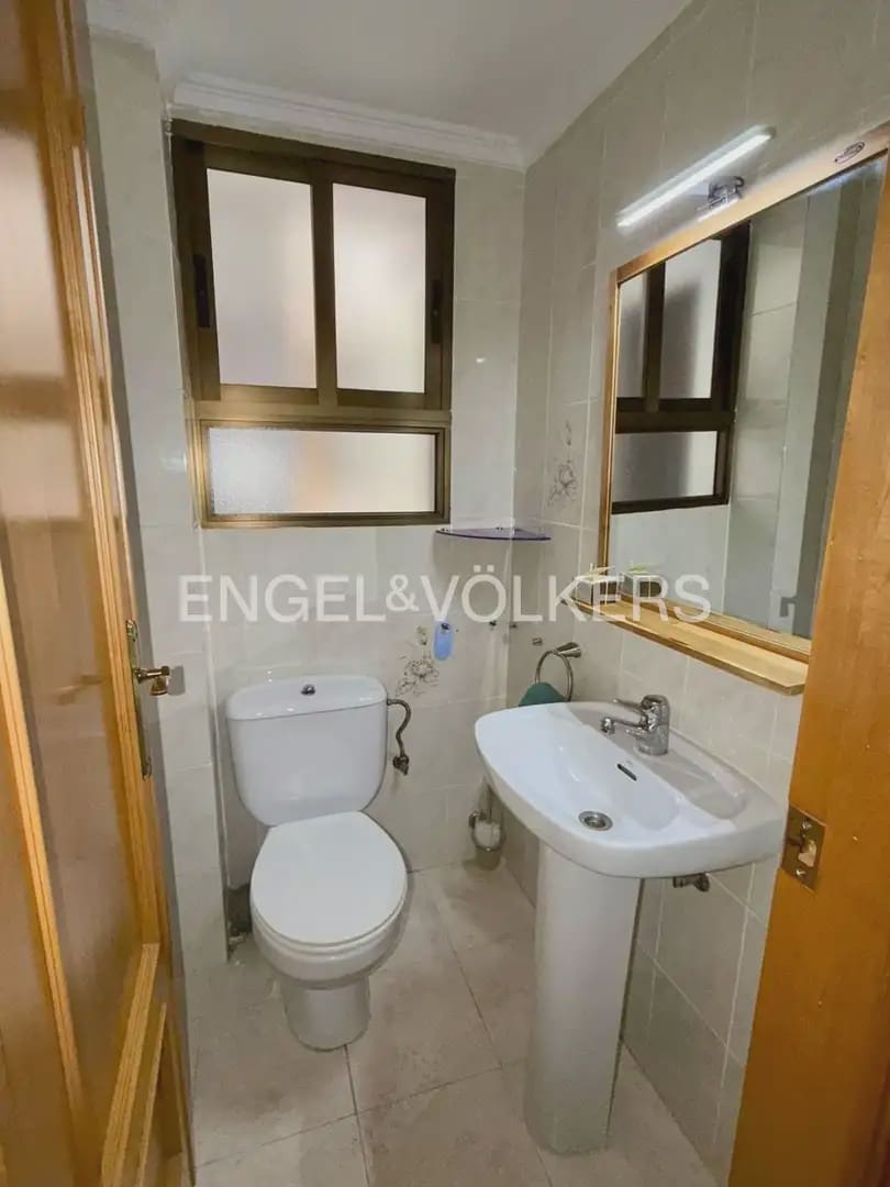 4 sovrum Lägenhet att hyra i Valencia stad - 1 500 € (Ref: 9919049)