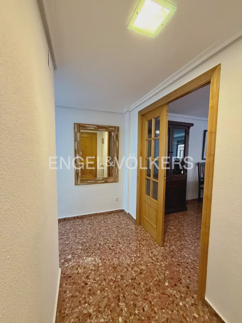 4 sovrum Lägenhet att hyra i Valencia stad - 1 500 € (Ref: 9919049)