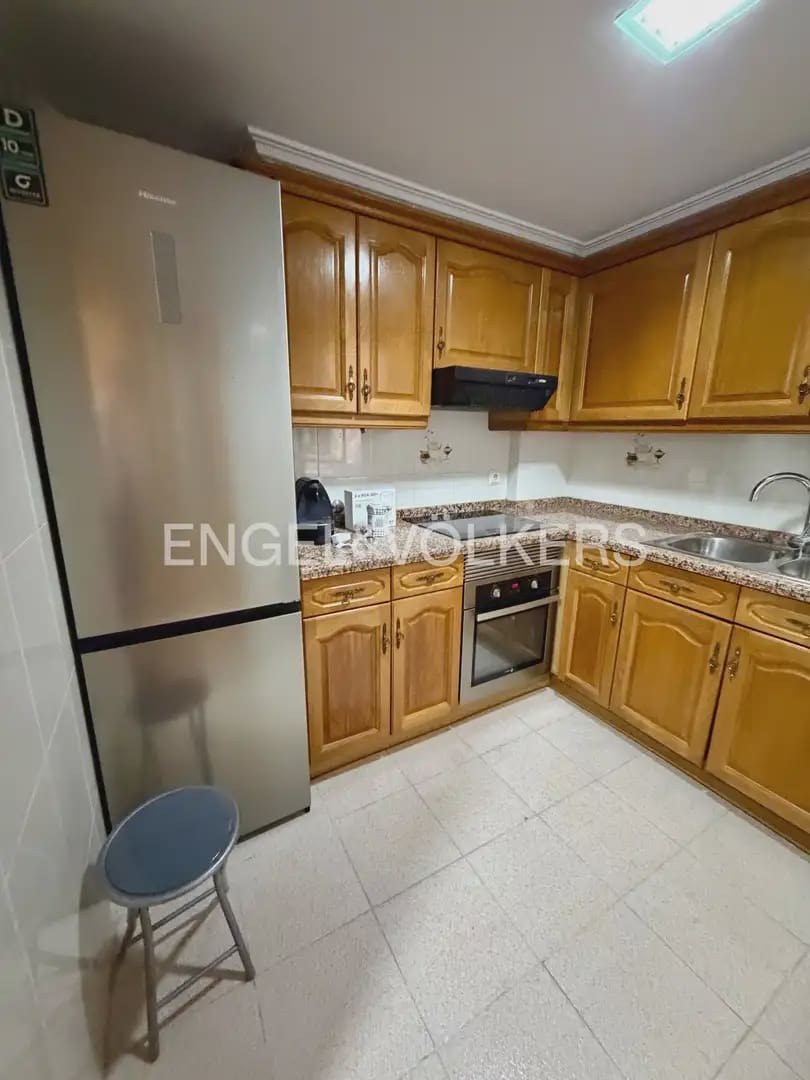 4 sovrum Lägenhet att hyra i Valencia stad - 1 500 € (Ref: 9919049)
