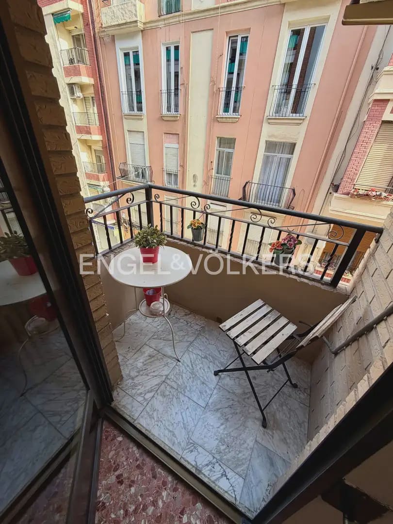 4 sovrum Lägenhet att hyra i Valencia stad - 1 500 € (Ref: 9919049)