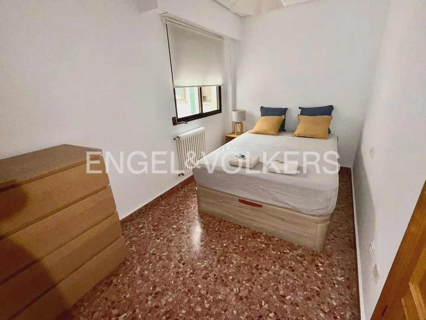 4 sovrum Lägenhet att hyra i Valencia stad - 1 500 € (Ref: 9919049)
