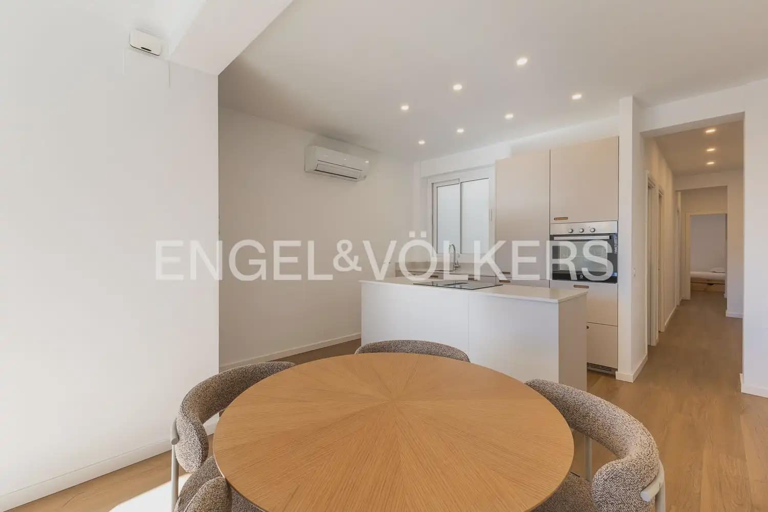 Appartement de 2 chambres à louer à Valence ville - 1 500 € (Ref: 9919118)