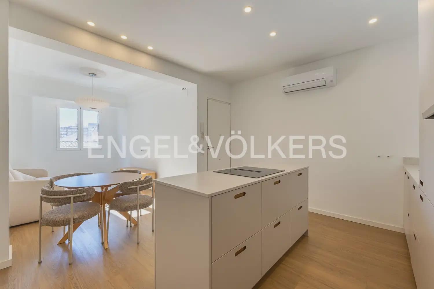 Appartement de 2 chambres à louer à Valence ville - 1 500 € (Ref: 9919118)
