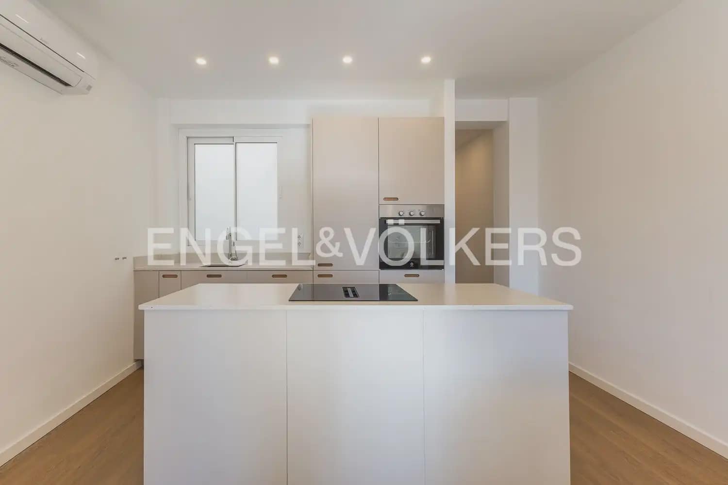 Appartement de 2 chambres à louer à Valence ville - 1 500 € (Ref: 9919118)
