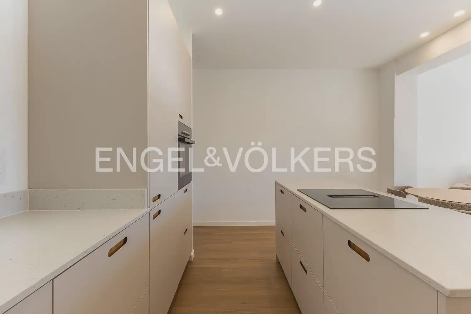 Appartement de 2 chambres à louer à Valence ville - 1 500 € (Ref: 9919118)