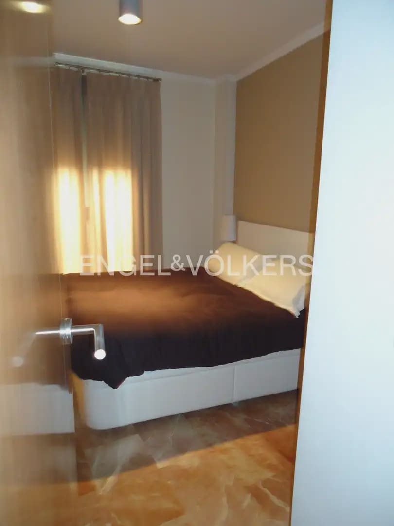 2 bedroom Flat for rent in Valencia city with garage - € 1,475 (Ref: 9919119)