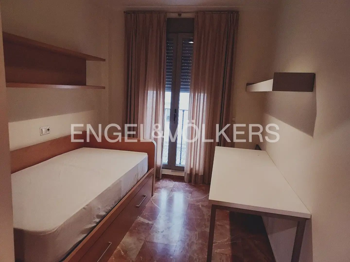 2 bedroom Flat for rent in Valencia city with garage - € 1,475 (Ref: 9919119)
