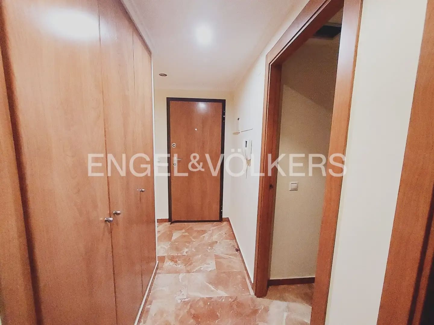 2 bedroom Flat for rent in Valencia city with garage - € 1,475 (Ref: 9919119)
