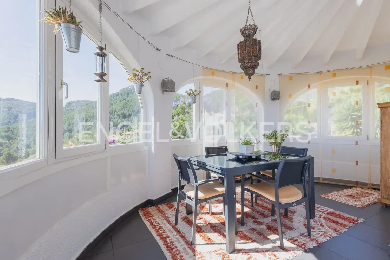 5 bedroom Villa for sale in Orba with pool garage - € 1,195,000 (Ref: 9920876)