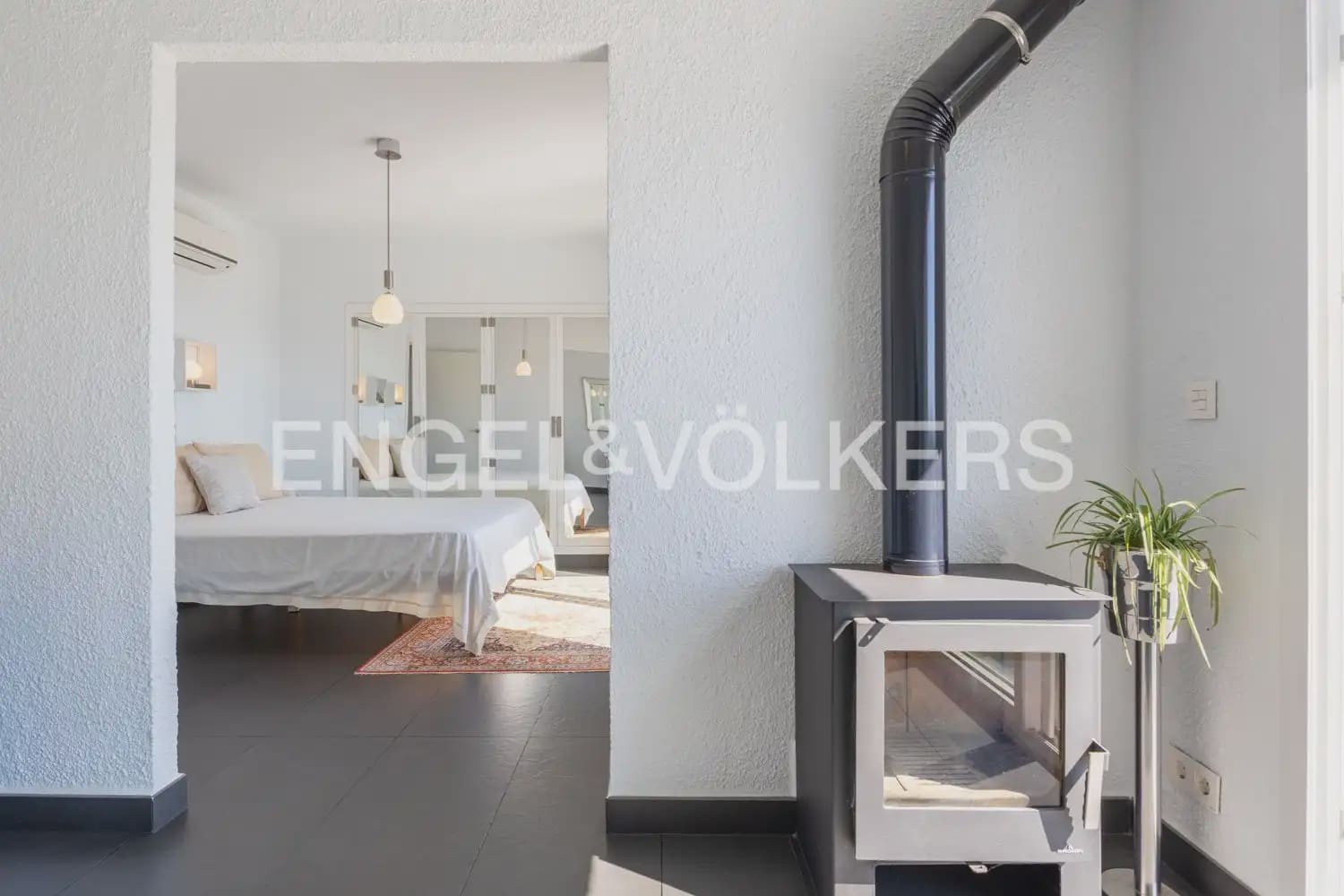 5 bedroom Villa for sale in Orba with pool garage - € 1,195,000 (Ref: 9920876)