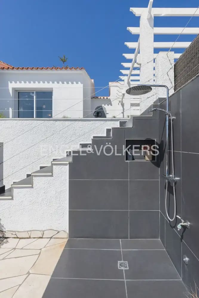 5 bedroom Villa for sale in Orba with pool garage - € 1,195,000 (Ref: 9920876)