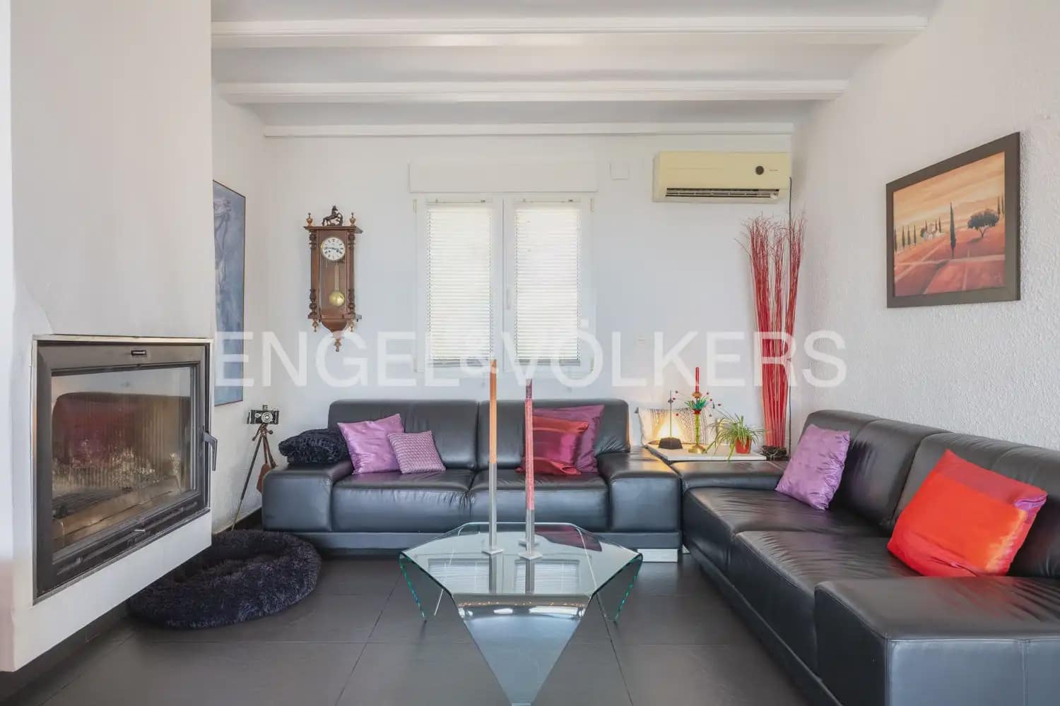 5 bedroom Villa for sale in Orba with pool garage - € 1,195,000 (Ref: 9920876)