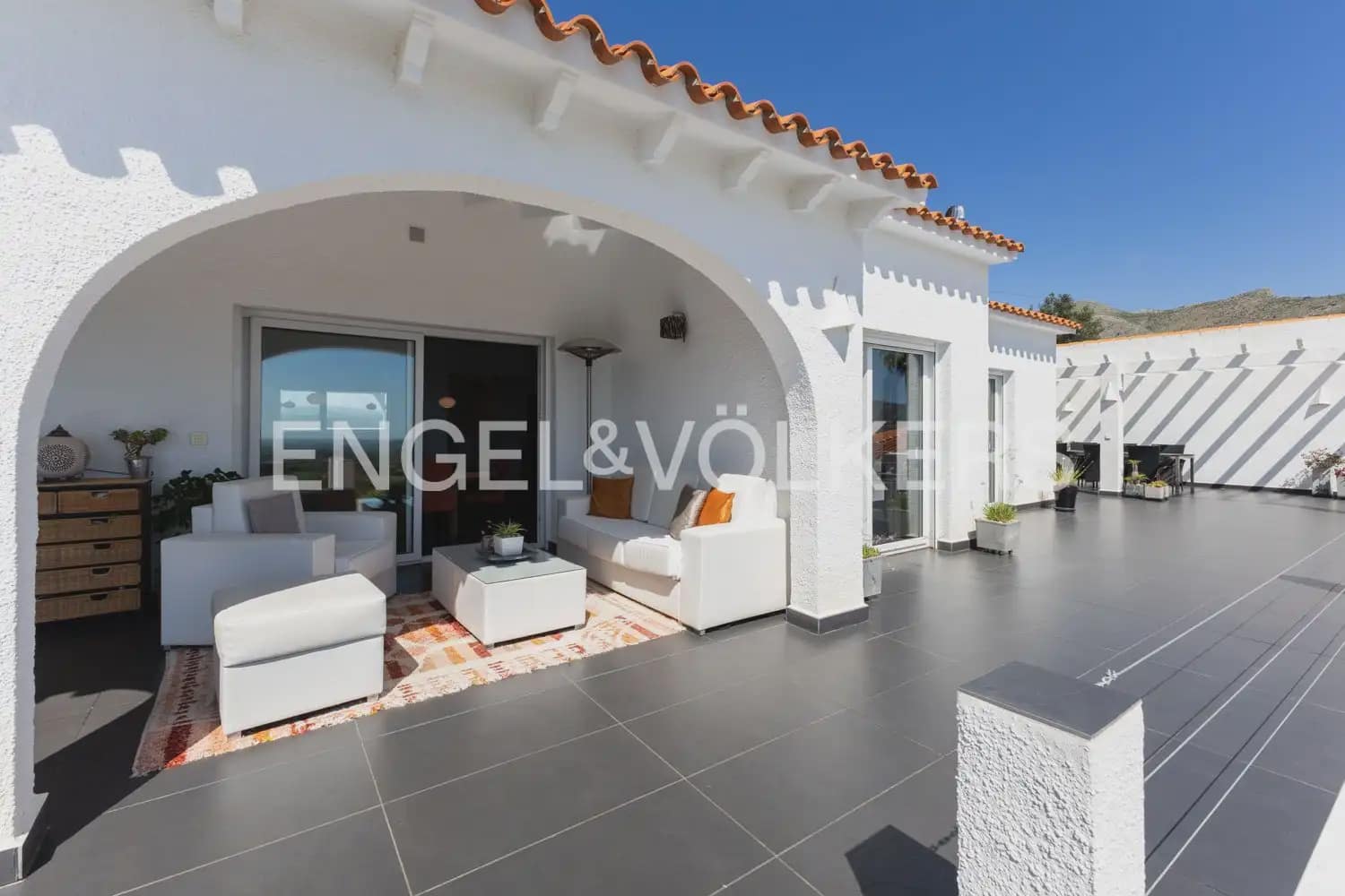 5 bedroom Villa for sale in Orba with pool garage - € 1,195,000 (Ref: 9920876)