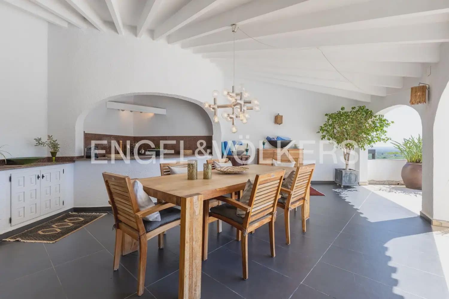 5 bedroom Villa for sale in Orba with pool garage - € 1,195,000 (Ref: 9920876)