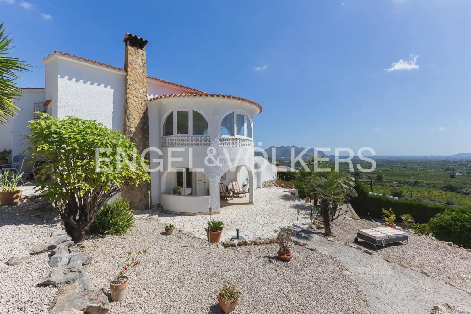 5 bedroom Villa for sale in Orba with pool garage - € 1,195,000 (Ref: 9920876)